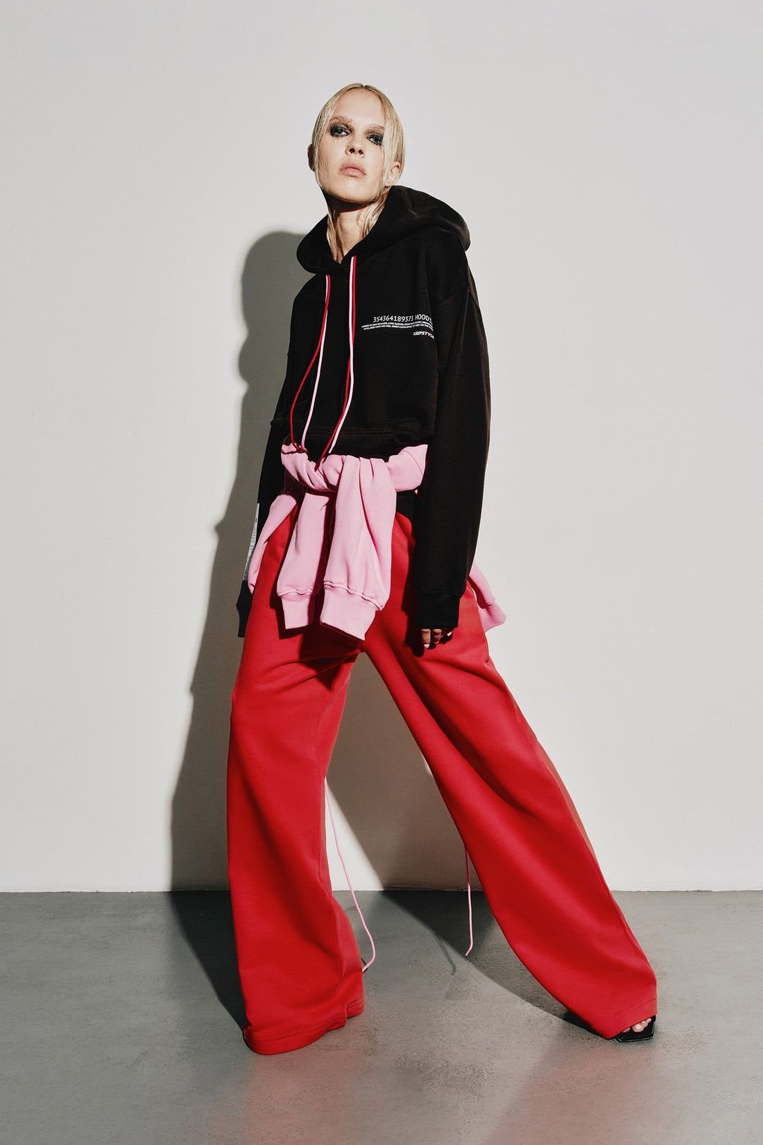 hoodie "shopping" in black color