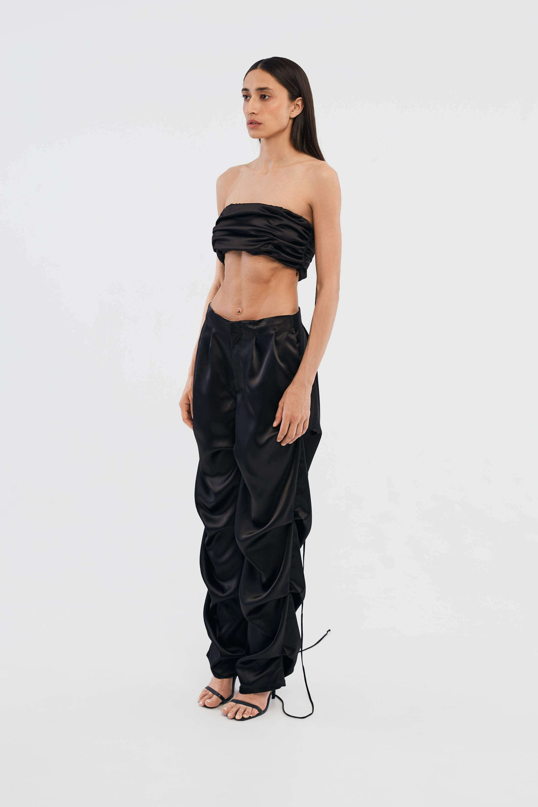 satin pants "a la cargo" in black color