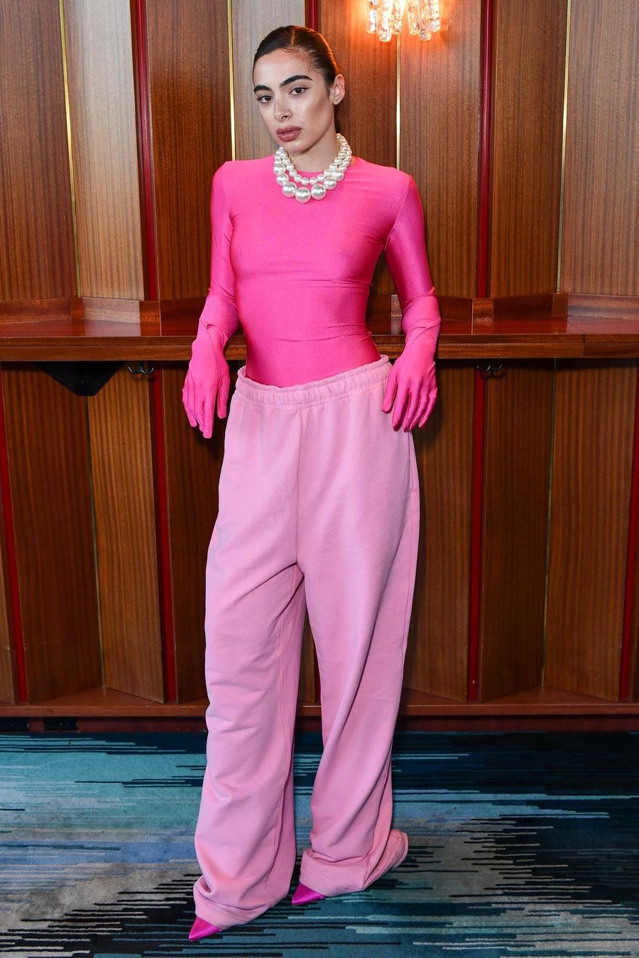 pants "real big" in bubble color