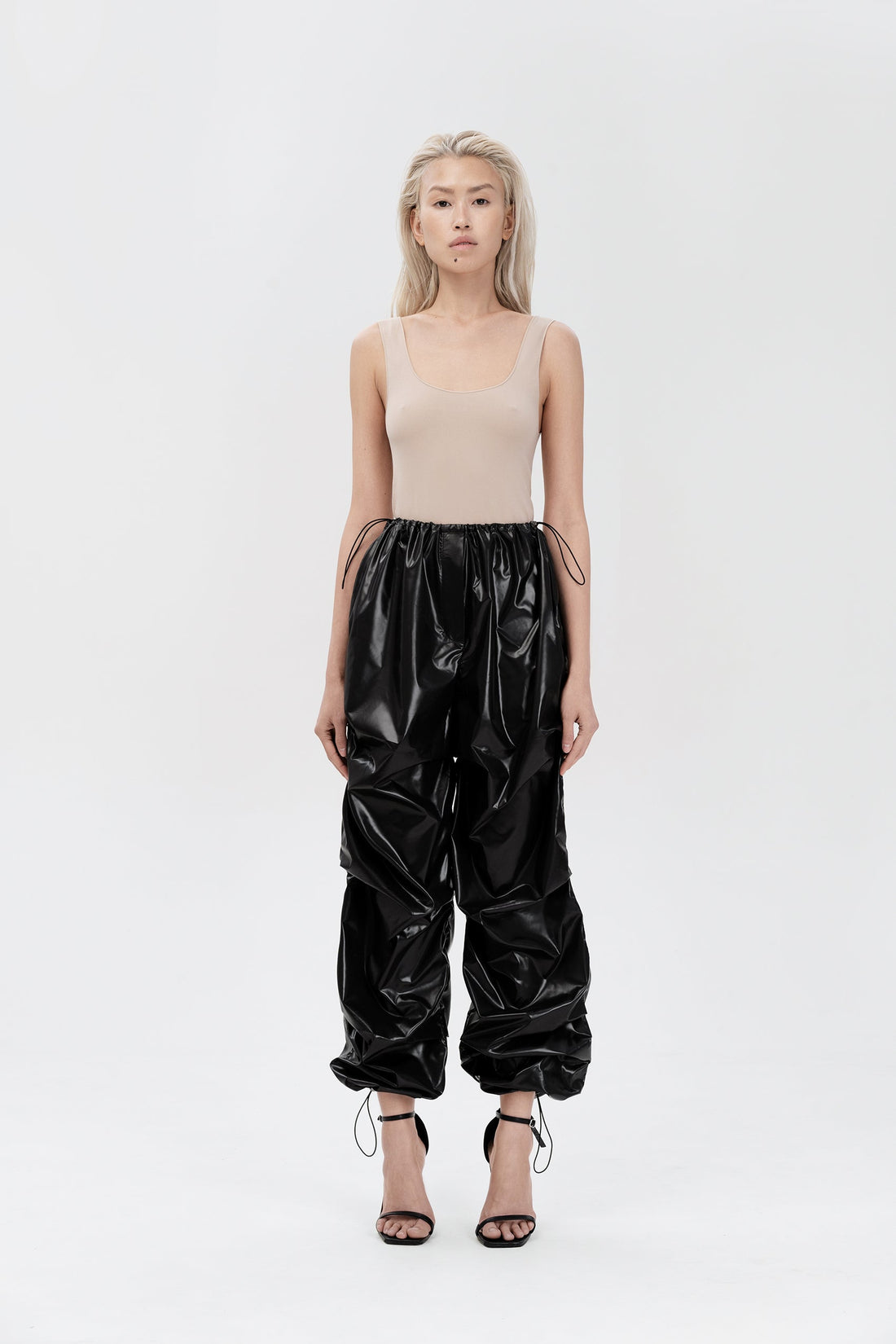 pants "a la cargo" in black color