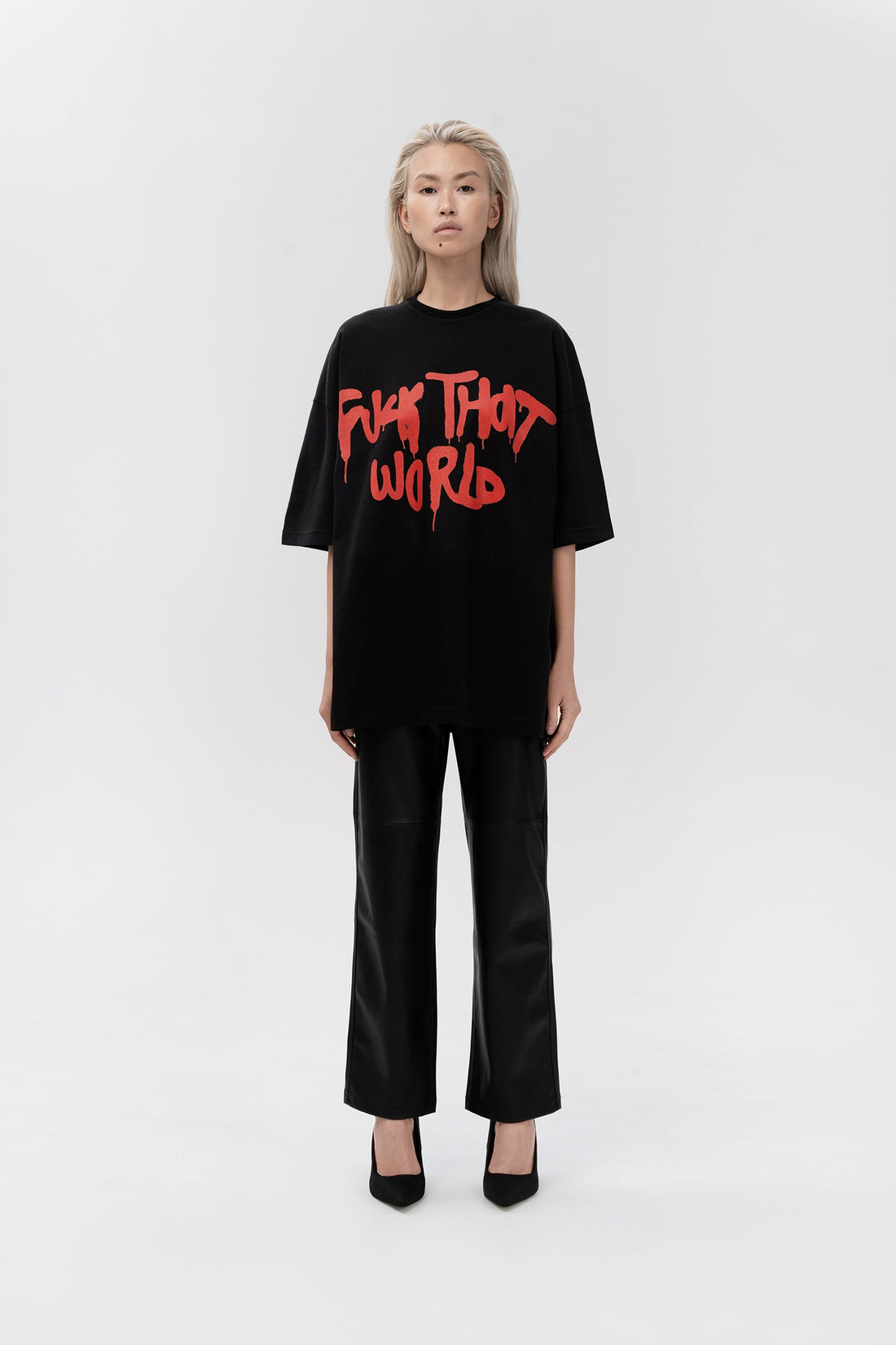 t-shirt "fuck that world" in black color