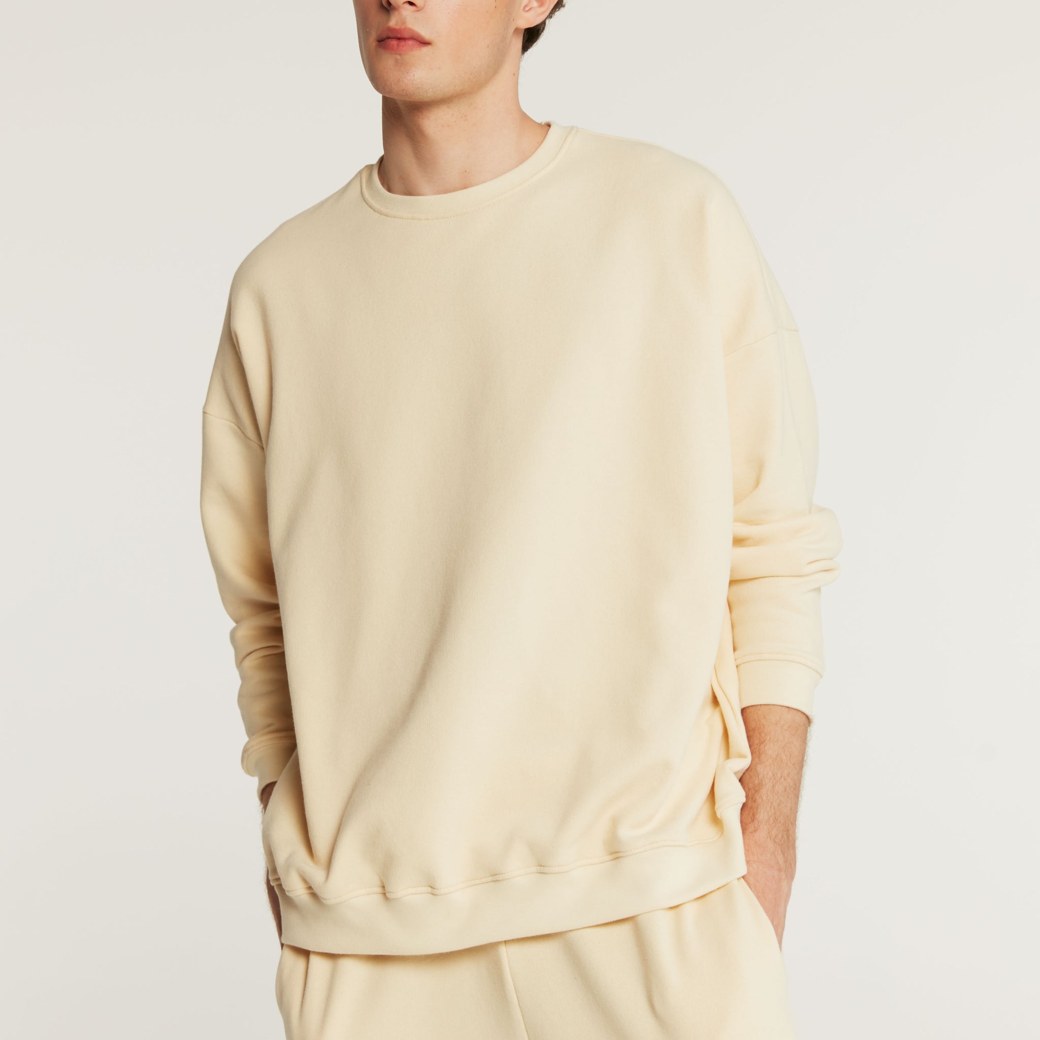 basic sweatshirt in vanilla color