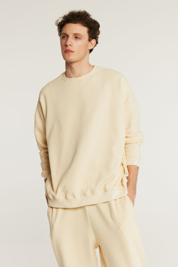 basic sweatshirt in vanilla color