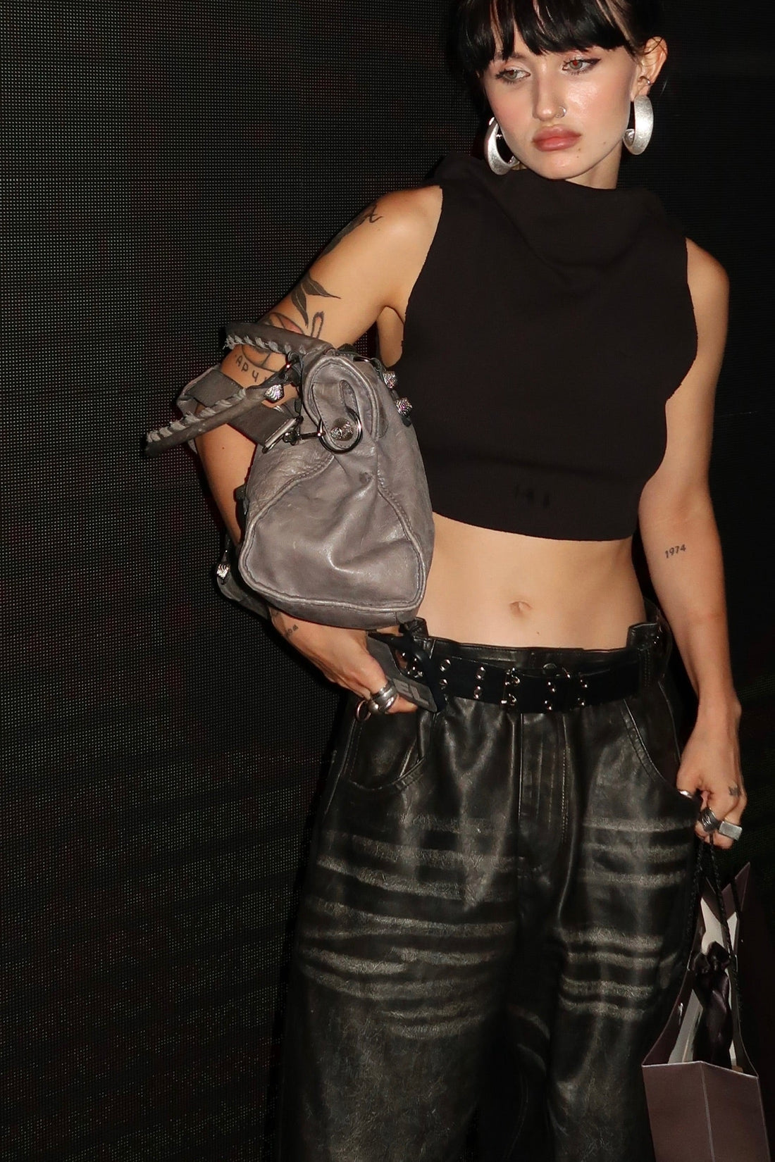 rough ribbed top in black color