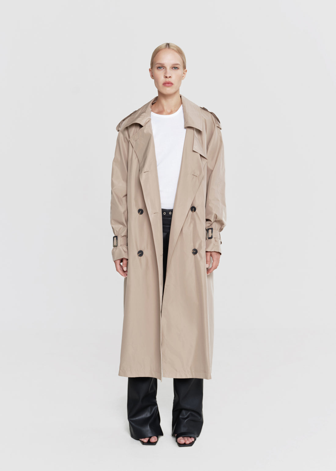 80s trench coat in beige color