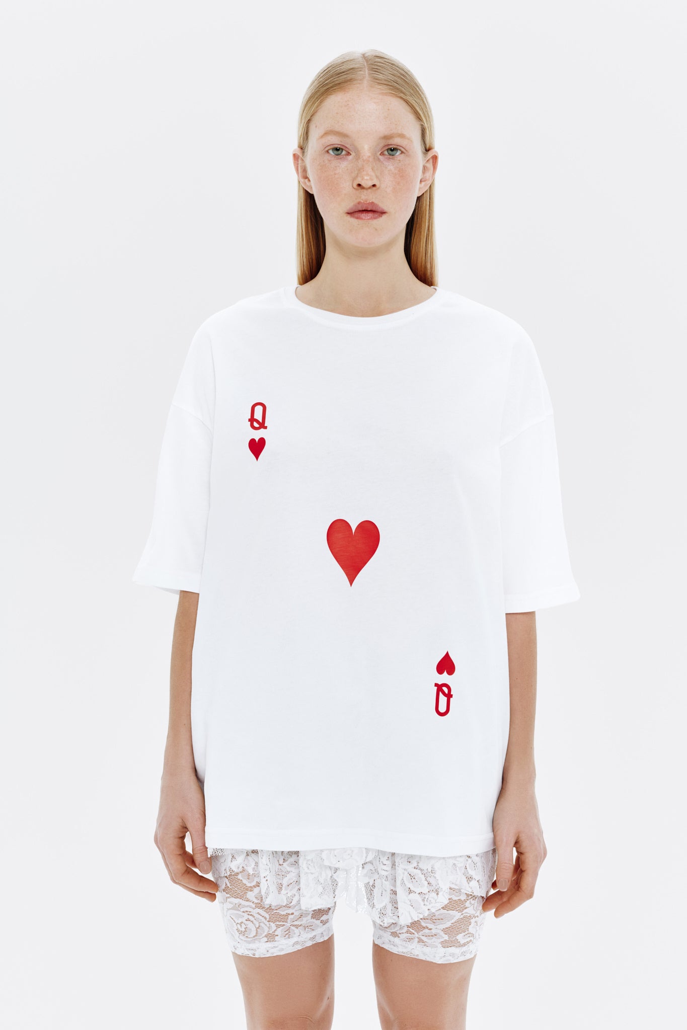 t-shirt "queen of hearts" in white color