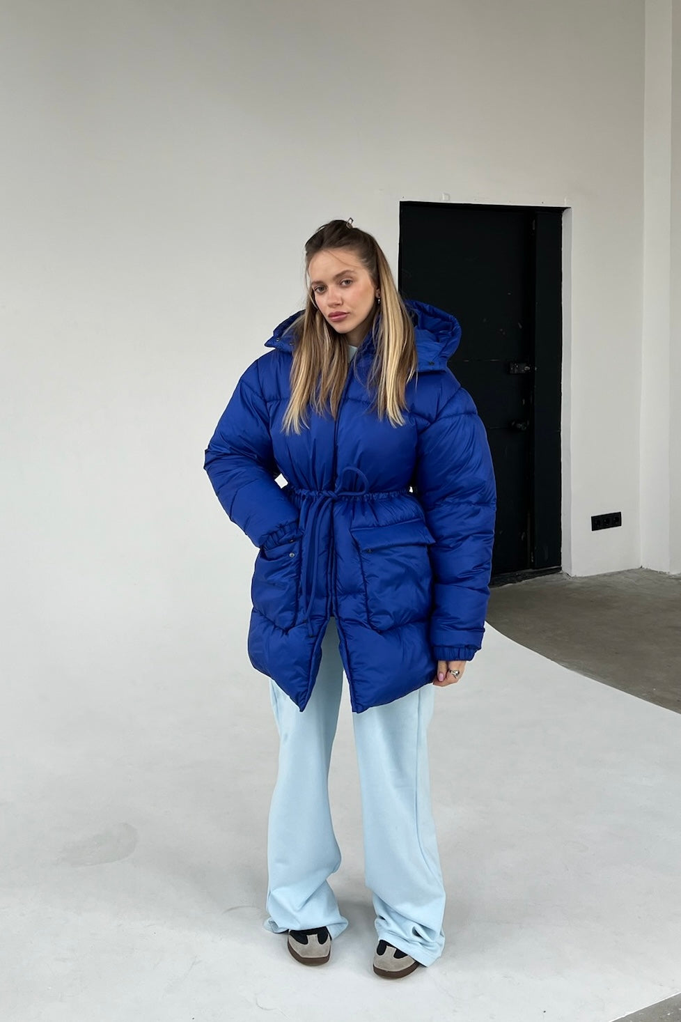 puffer jacket in dark blue color