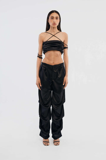 satin pants a la cargo in black color