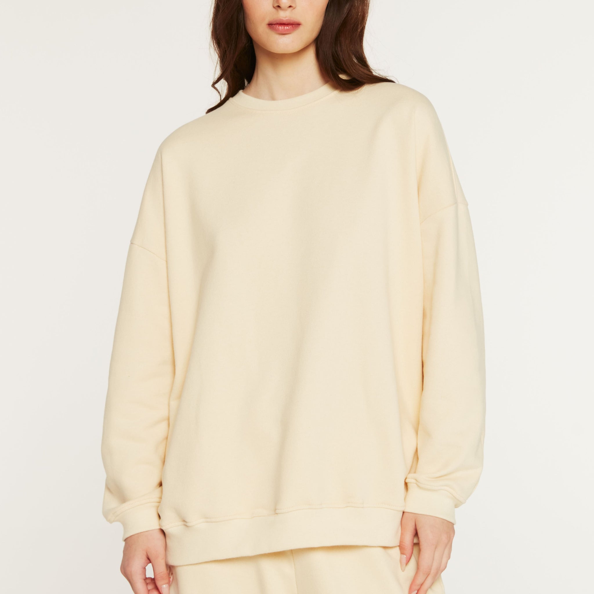 basic sweatshirt in vanilla color