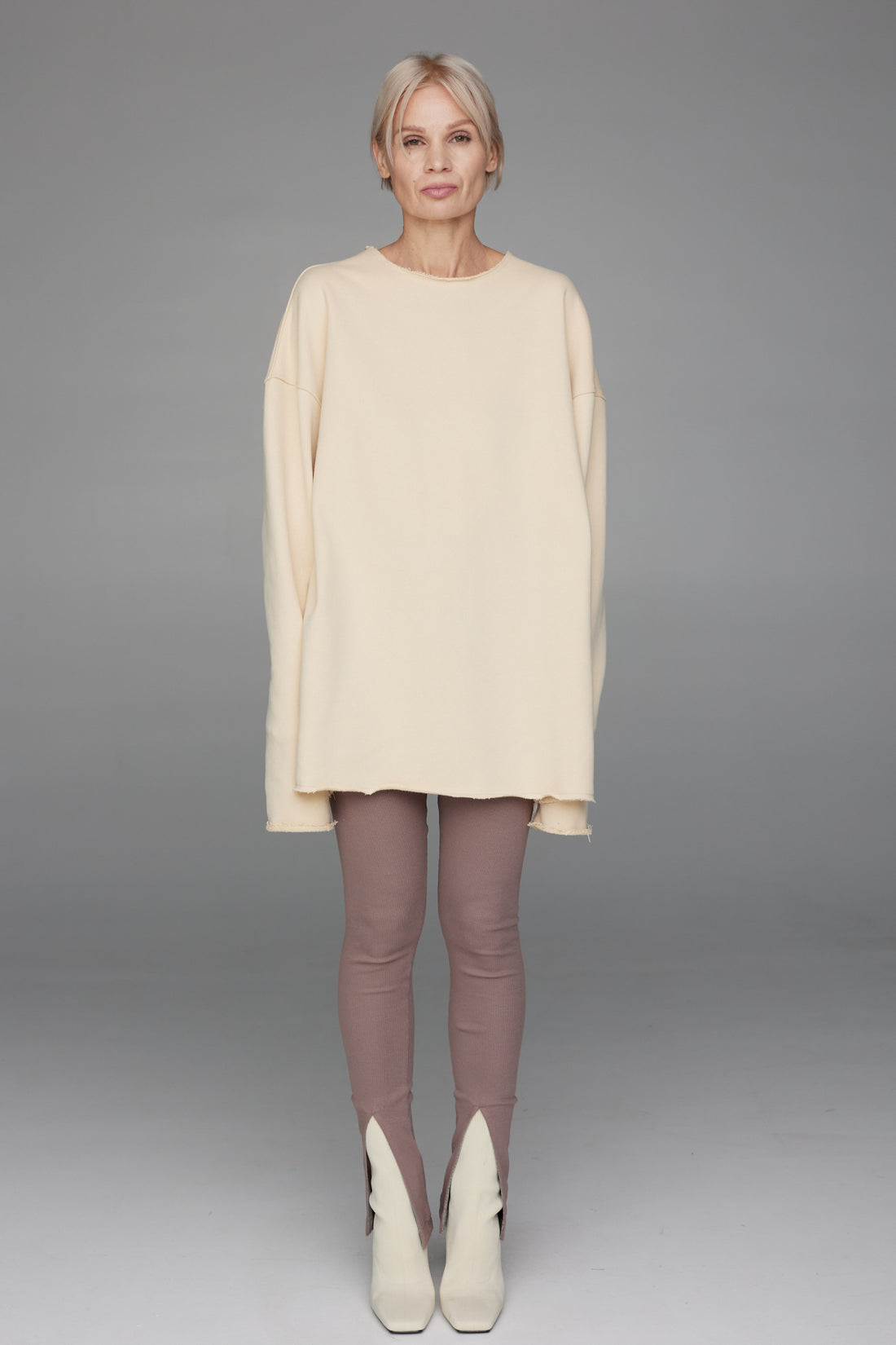 sweatshirt relax fit in vanilla color