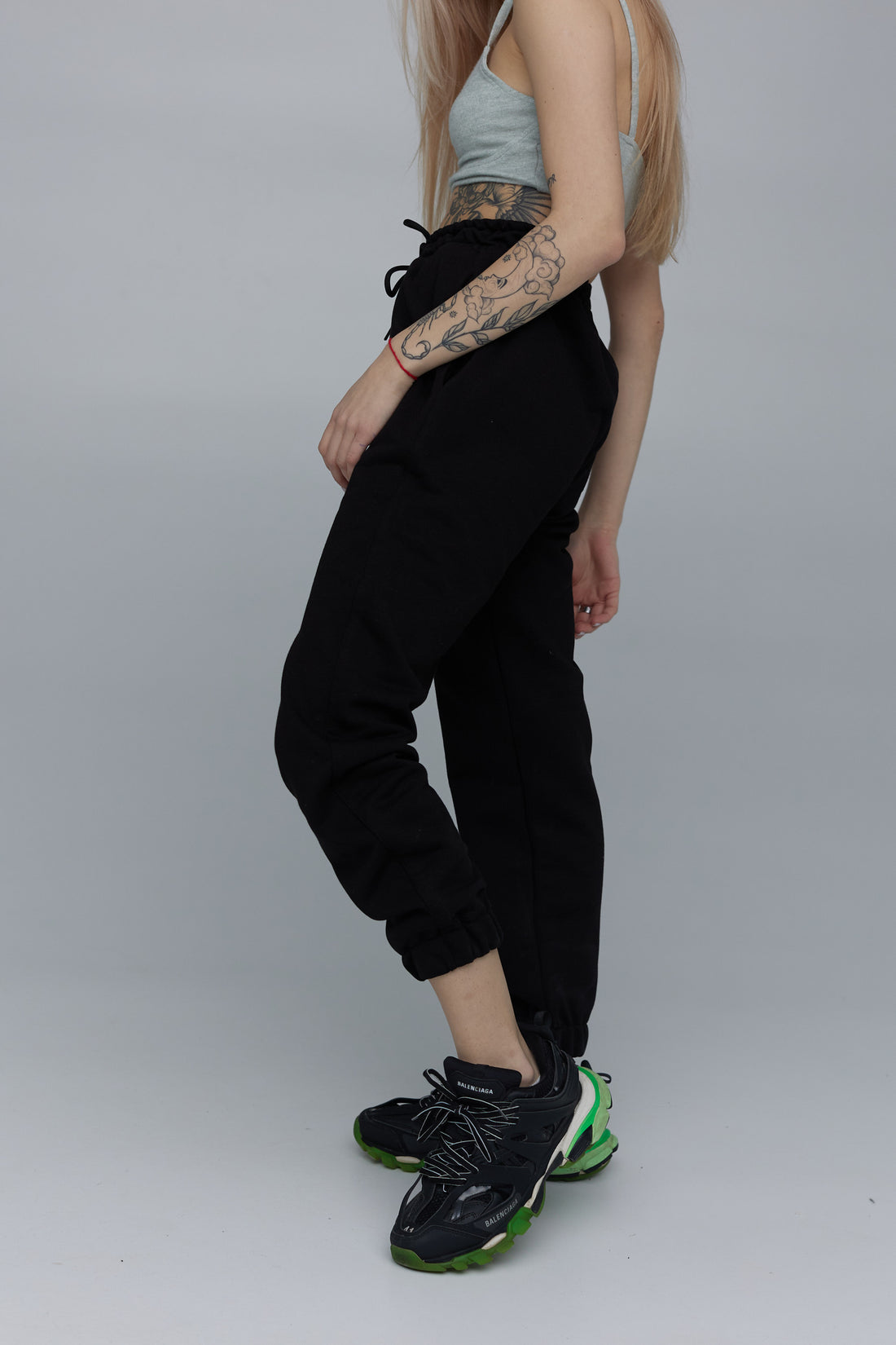 pants unisex in black color