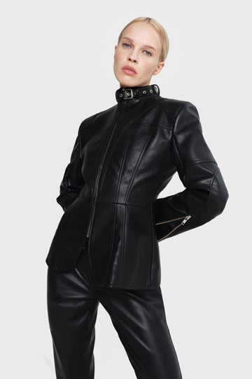 slim-fitted jacket in black color