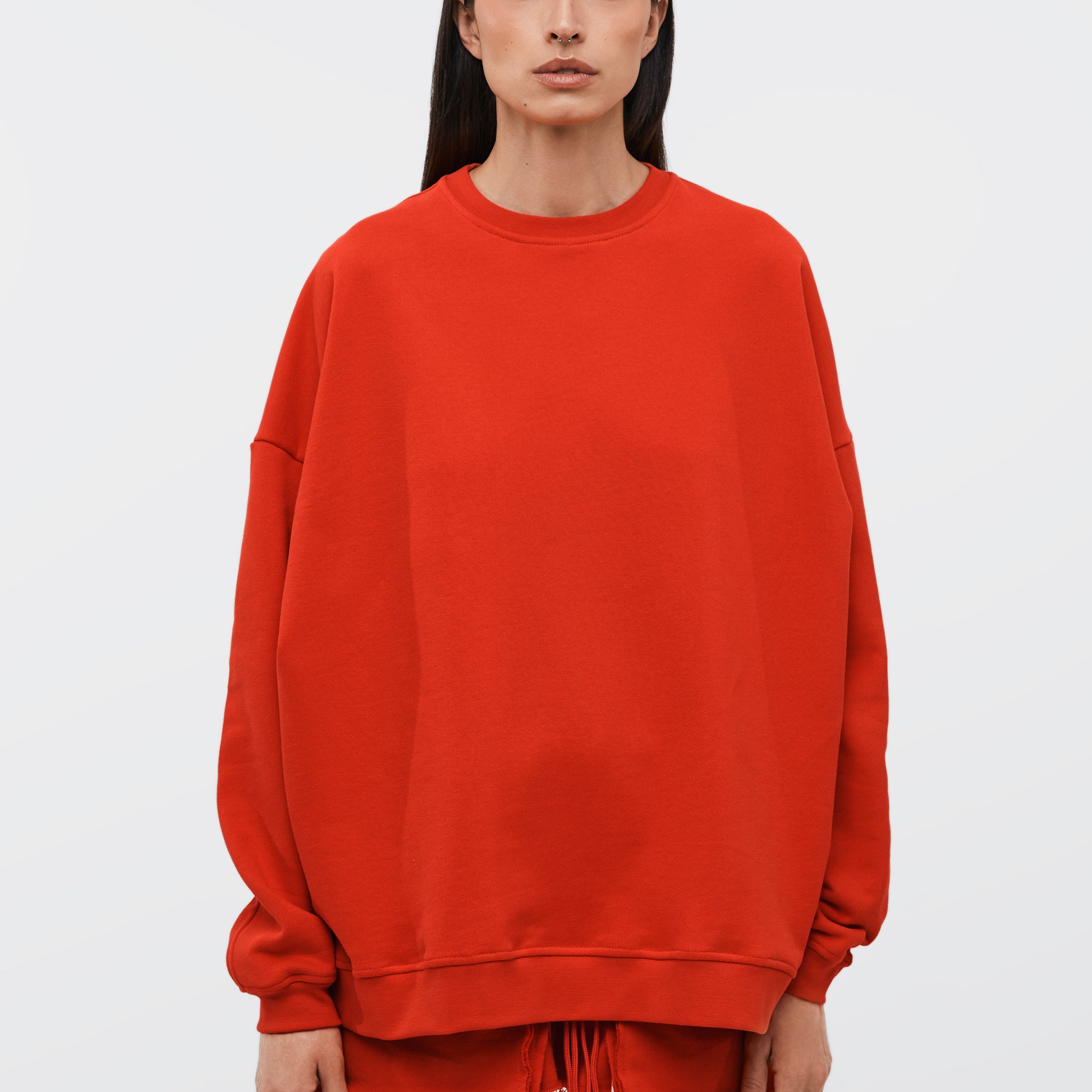 basic sweatshirt in red color