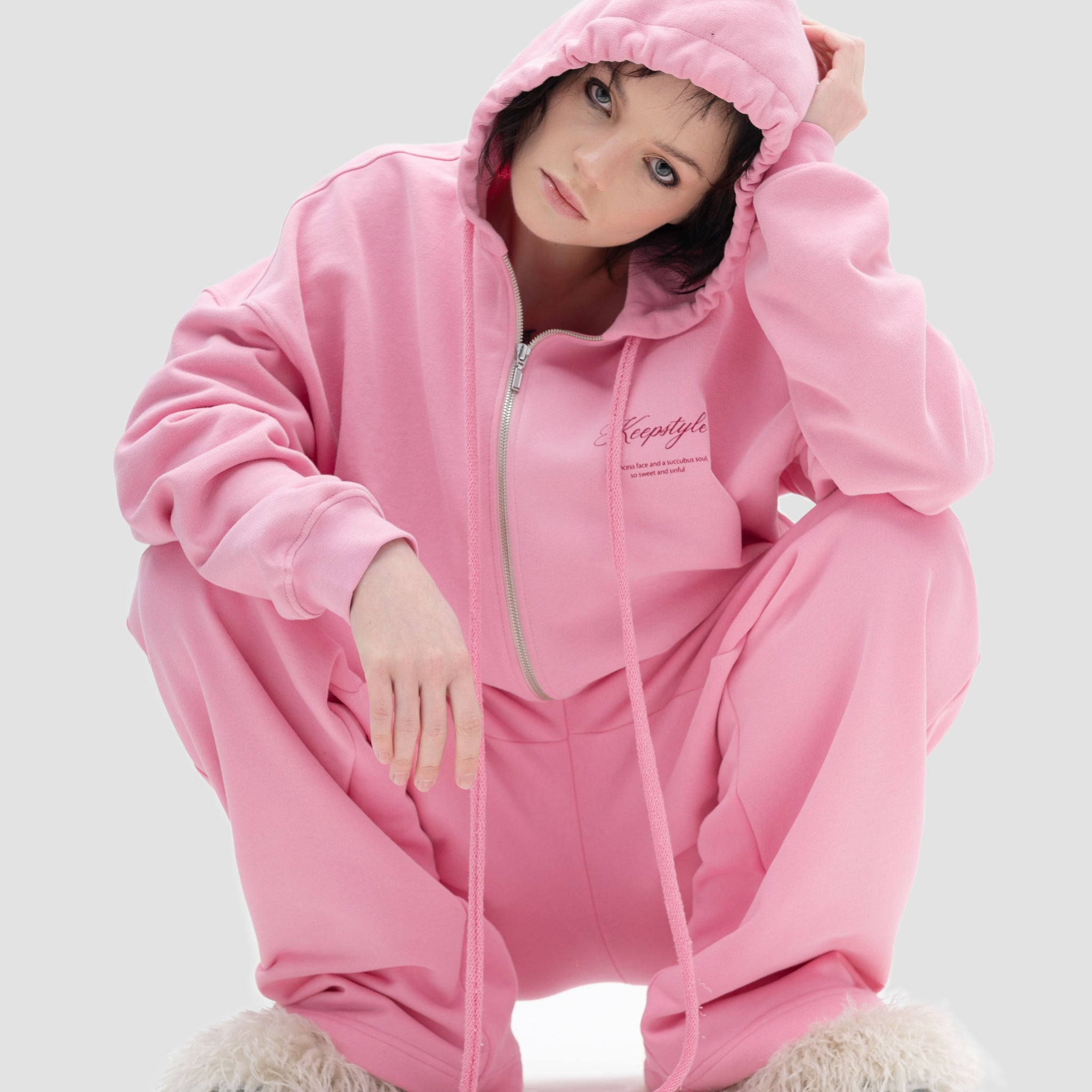 cropped zip-up hoodie with long laces in bubble color