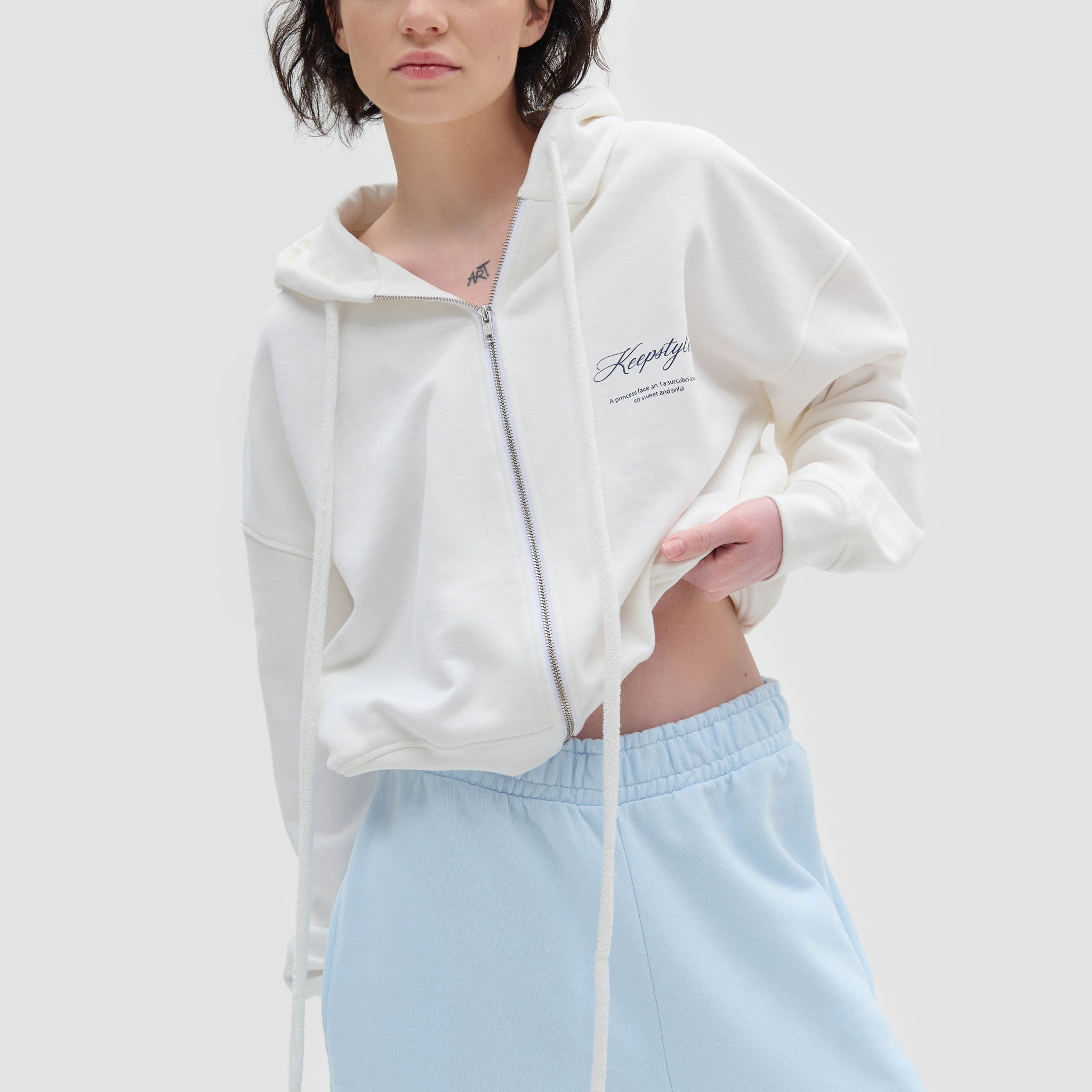 cropped zip-up hoodie with long laces in milk color