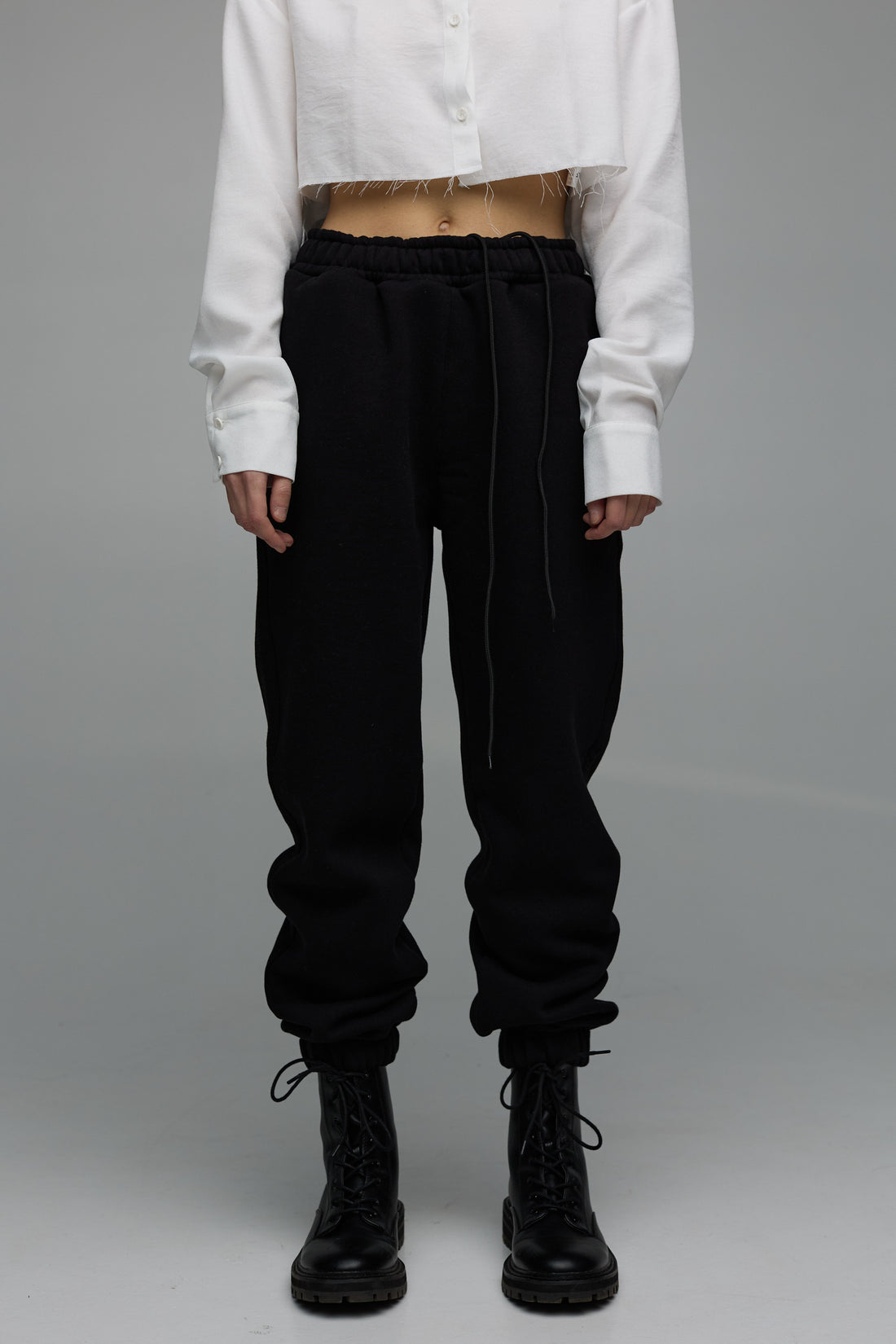 unisex warmed pants in black color