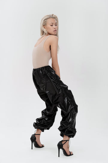 pants a la cargo in black color