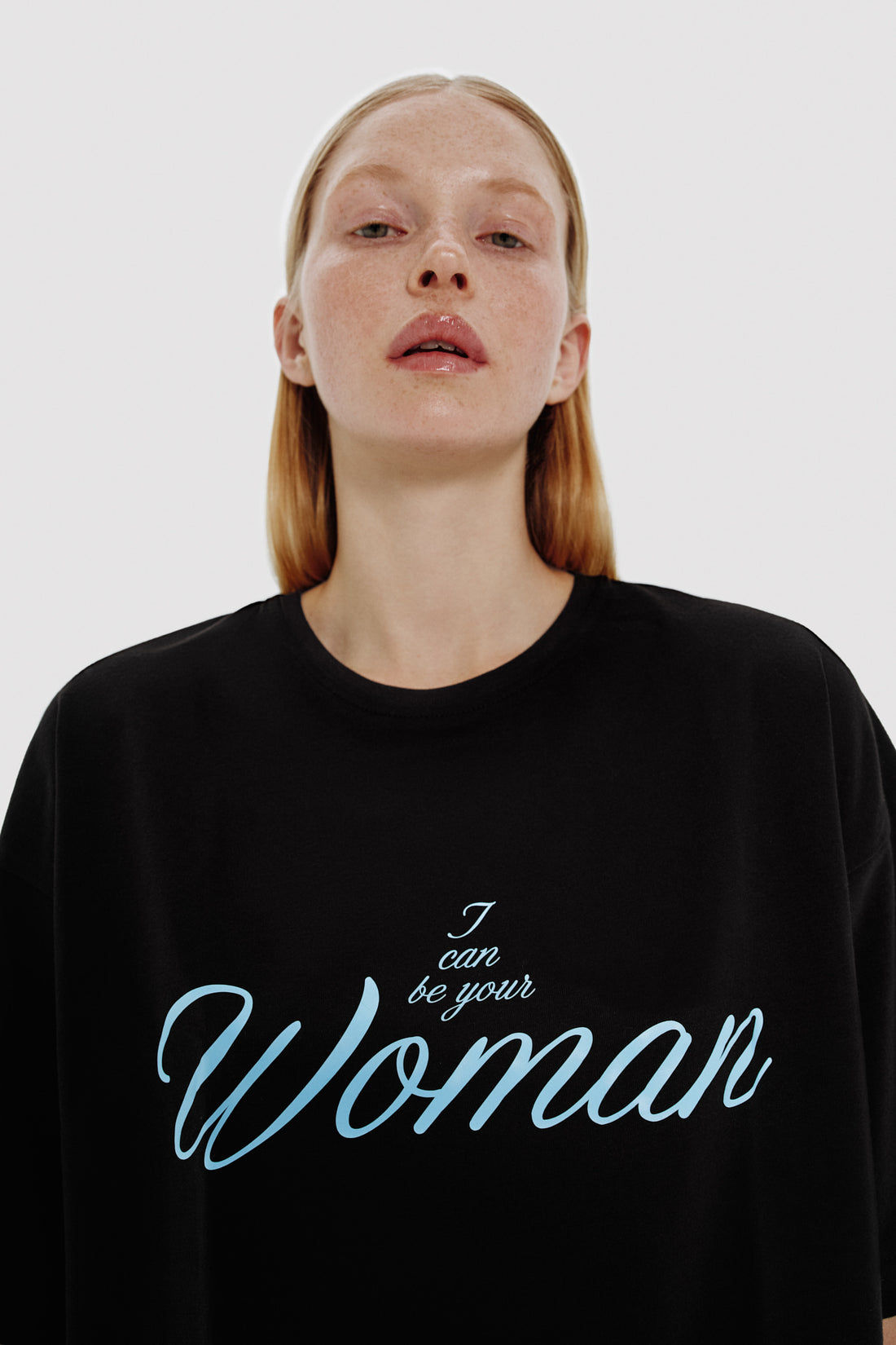 t-shirt "woman" in black color