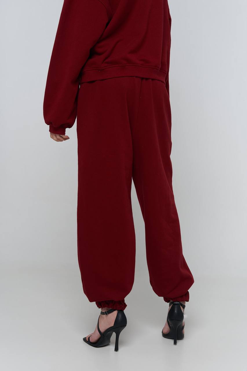 pants groove in dark red color